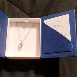 Peora stering silver pendant necklace